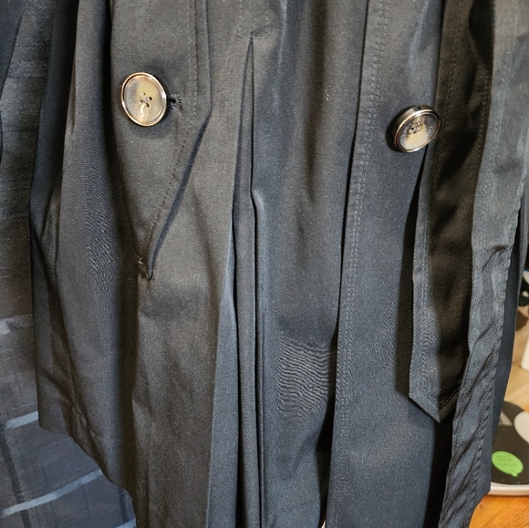 London Fog rain jacket - Picture 5 of 8